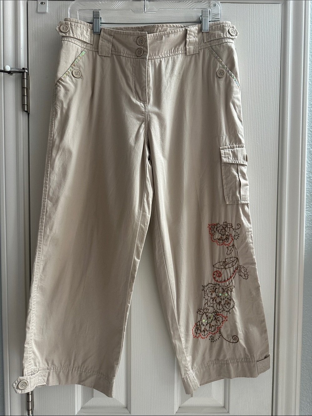 New York & Company 2000s Cargo Capris Khaki Beaded Y2K Indie Sleeze Boho
